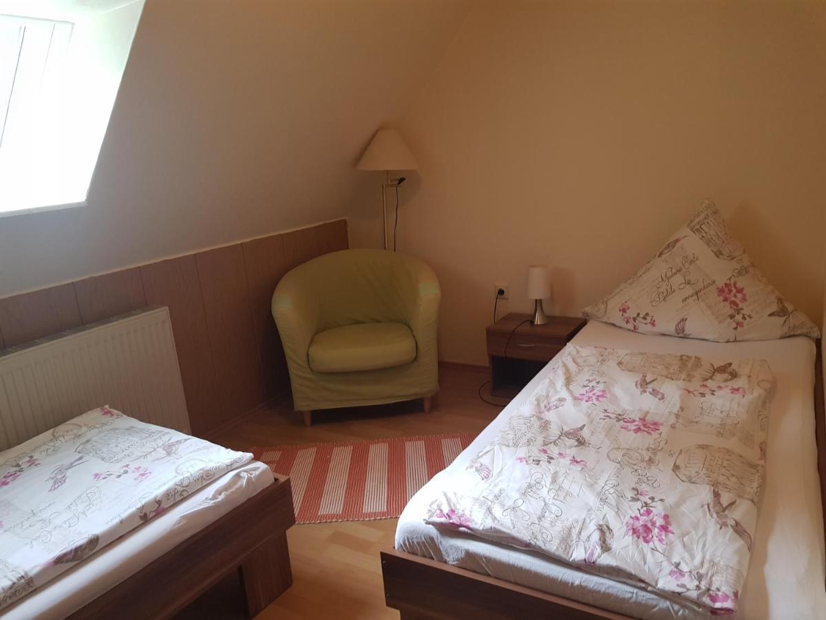 Ferienwohnung Fuer Monteure เทมพลีน ภายนอก รูปภาพ